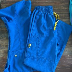 Wonder Wink Women’s Scrubs